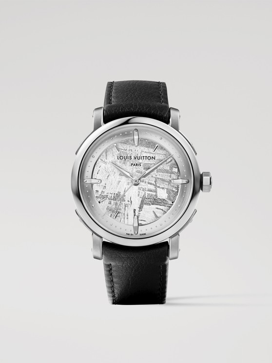 Escale en platine, cadran météorite, 39mm de diamètre, bracelet en cuir, mouvement automatique. CHF 33'000.- © Louis Vuitton