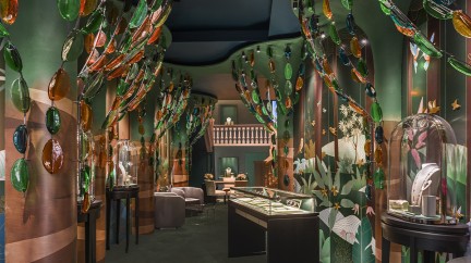 169 New Bond Street, new Van Cleef & Arpels store © Van Cleef & Arpels
