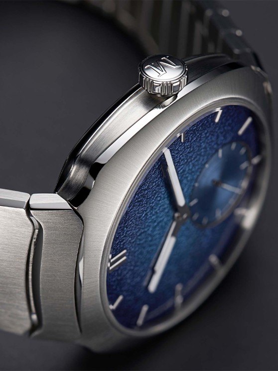 Streamliner Small Seconds Blue Enamel © H. Moser & Cie
